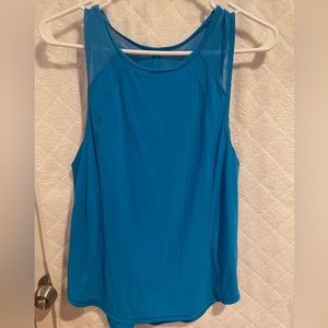 Lululemon sleeveless racer back top size 6 - versatile and quick drying